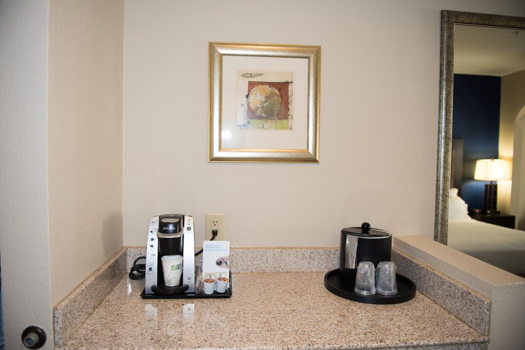 Holiday Inn Express Houston North-1960 Champions Area Louetta Bagian luar foto