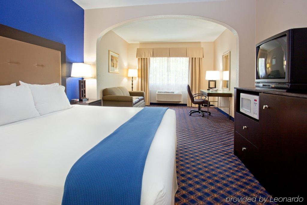 Holiday Inn Express Houston North-1960 Champions Area Louetta Bagian luar foto
