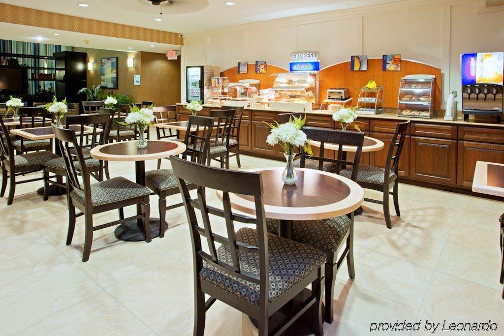 Holiday Inn Express Houston North-1960 Champions Area Louetta Bagian luar foto