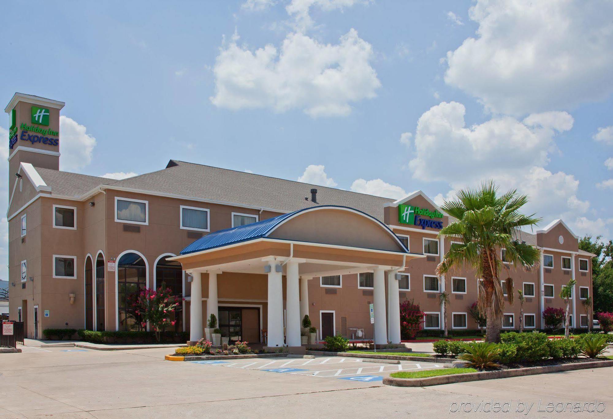 Holiday Inn Express Houston North-1960 Champions Area Louetta Bagian luar foto