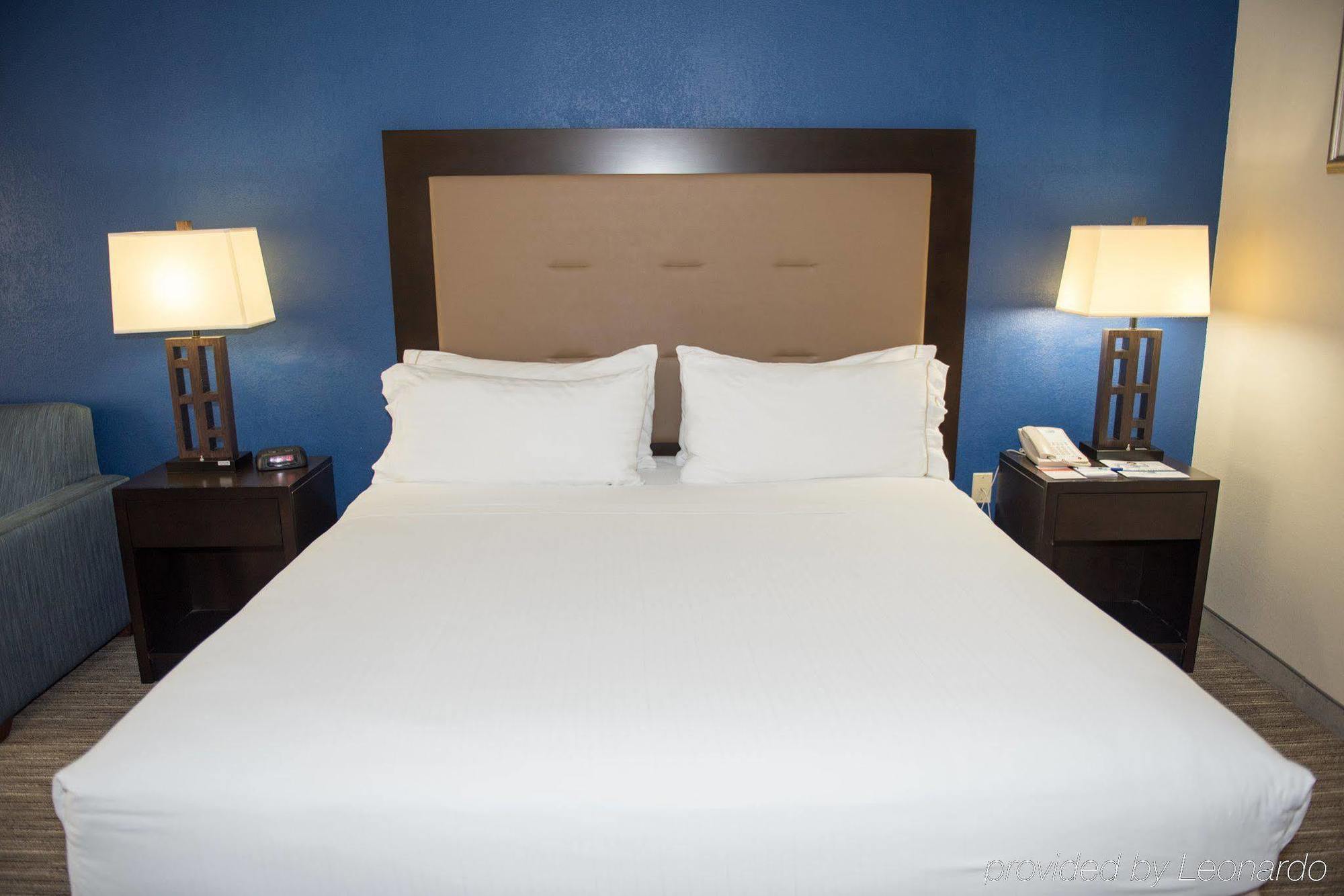 Holiday Inn Express Houston North-1960 Champions Area Louetta Bagian luar foto