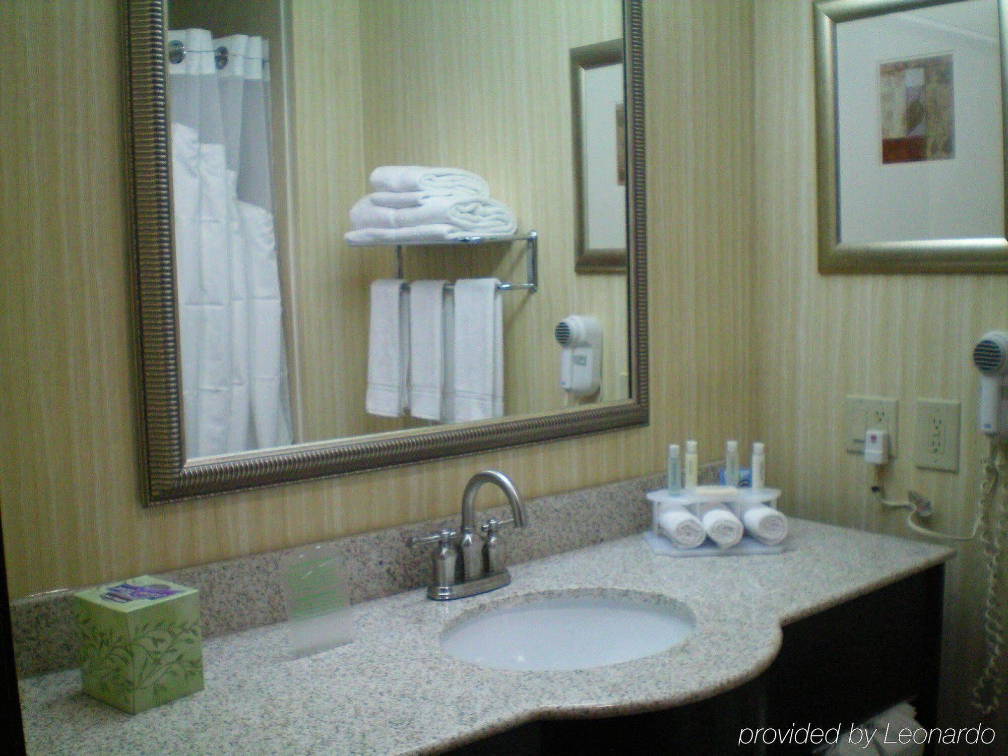 Holiday Inn Express Houston North-1960 Champions Area Louetta Bagian luar foto