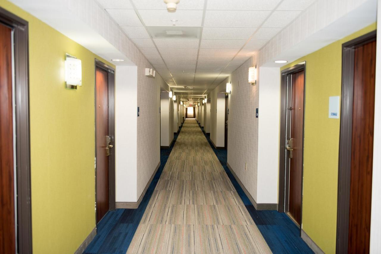 Holiday Inn Express Houston North-1960 Champions Area Louetta Bagian luar foto