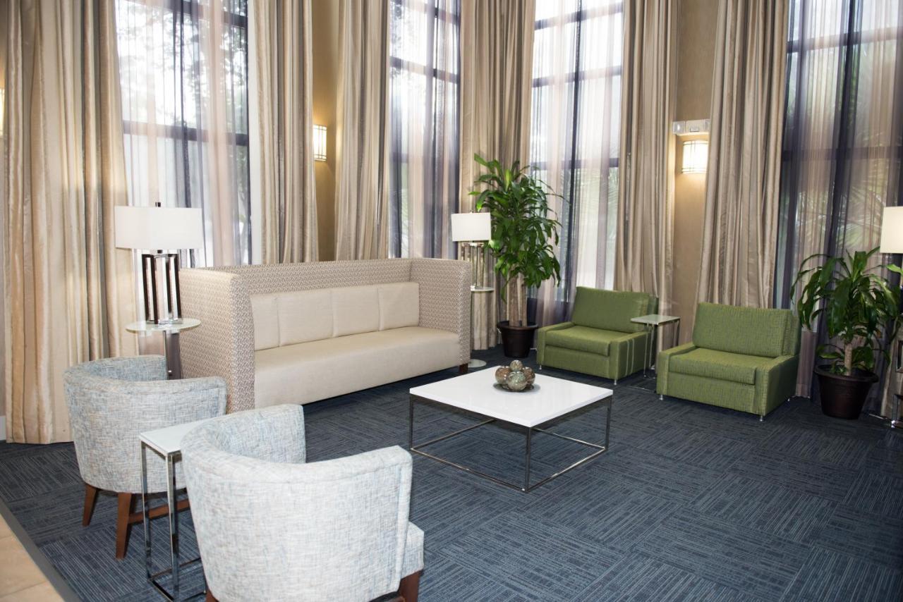 Holiday Inn Express Houston North-1960 Champions Area Louetta Bagian luar foto