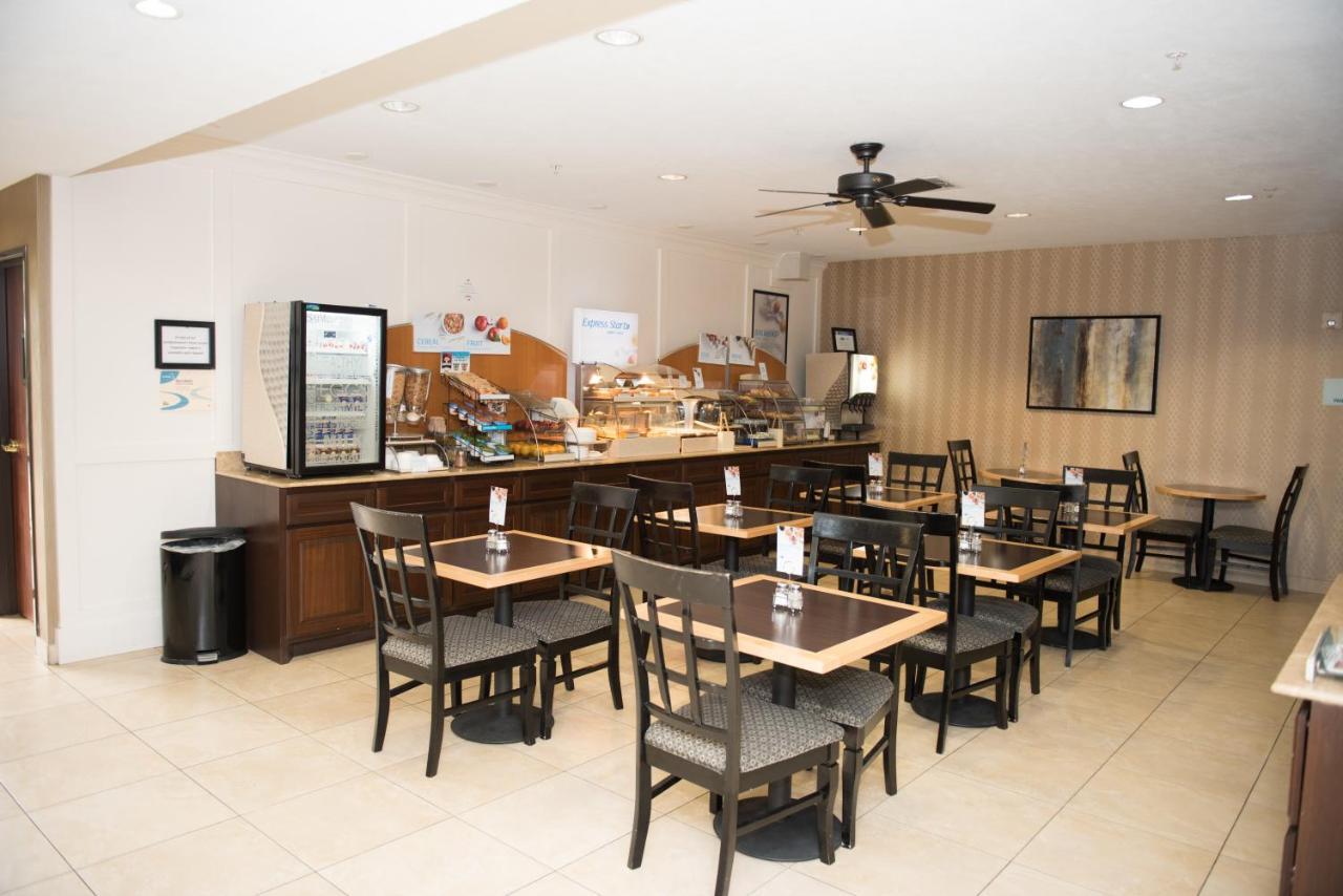 Holiday Inn Express Houston North-1960 Champions Area Louetta Bagian luar foto